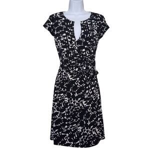 New York & Co Womens Faux Wrap Dress Size XS Black White Plunge Tie Front Lined